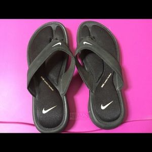 Ike Flip-flops size 7